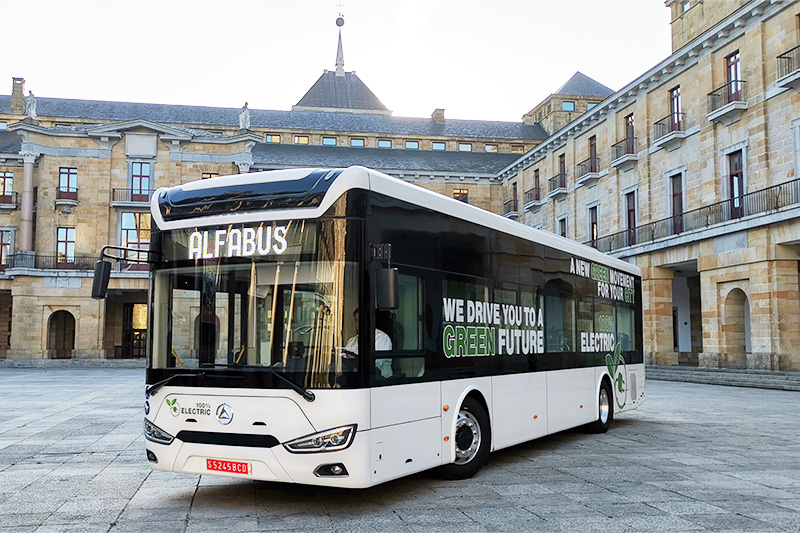 Solución de autobús de transporte público con terminal de vehículos.
